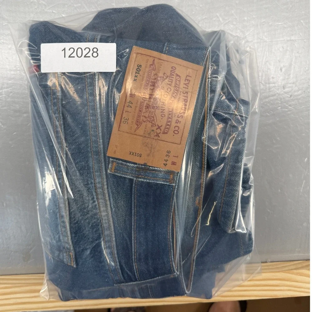 VTG Levis‎ 501 Straight Leg Button Fly Blue 2001 Denim Jeans Mens 44x36 (40x31)